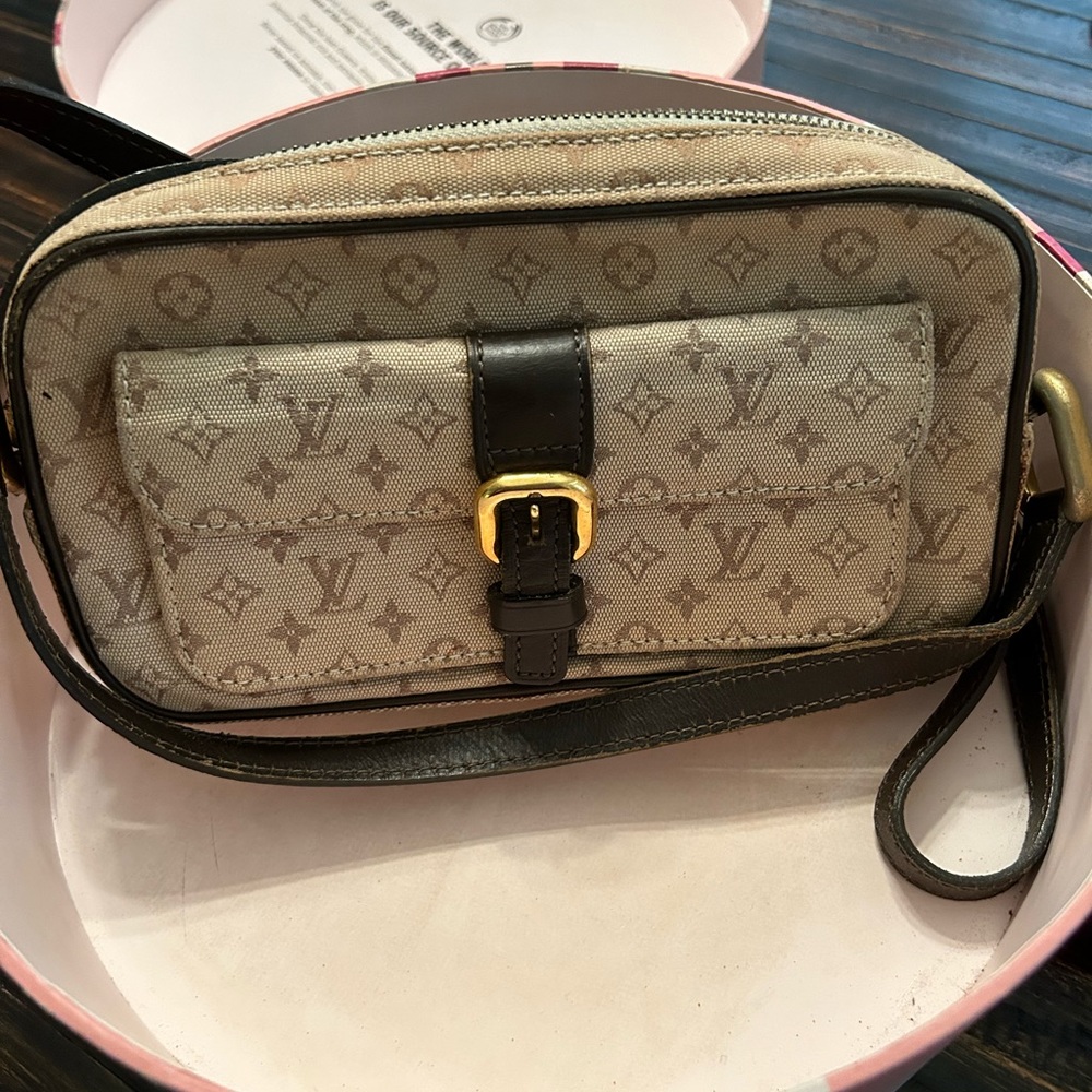 Authentic Louis Vuitton Mini Lin Juliette crossbody